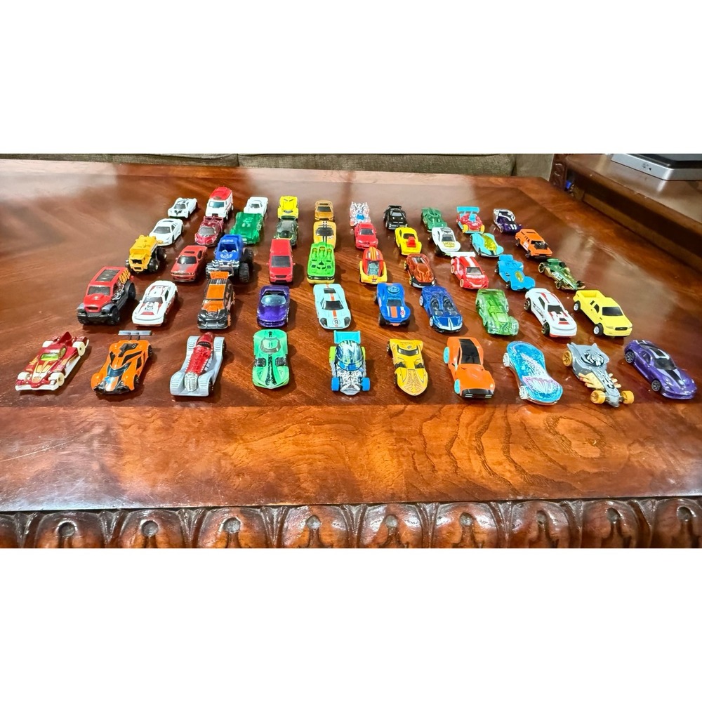 lot of 50 mixed‎ hot wheels and other brand play toy cars